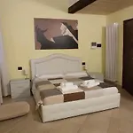 Dimora Al Saraceno بيت ضيافة