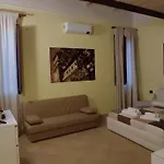 Dimora Al Saraceno بيت ضيافة
