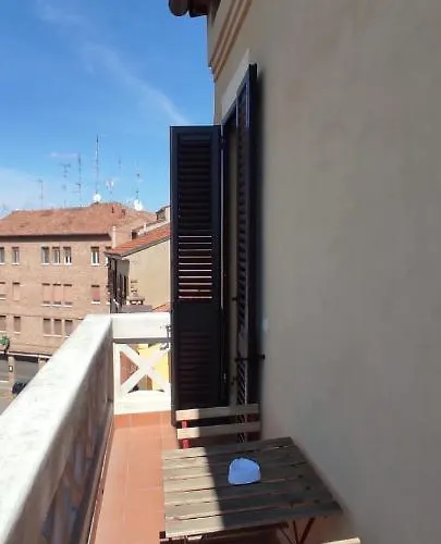 Dimora Al Saraceno بيت ضيافة فيرّارا